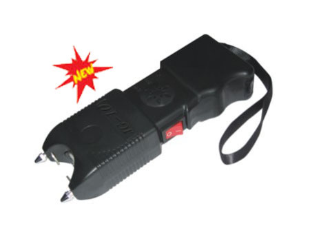 自衛電擊強光手電筒好不好？